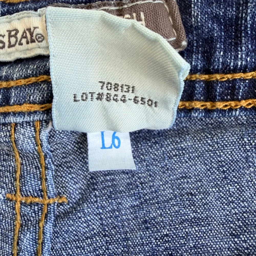 St. Johns Bay Stretch Straight Leg Jeans Medium Wash Blue Denim Size 8 708131